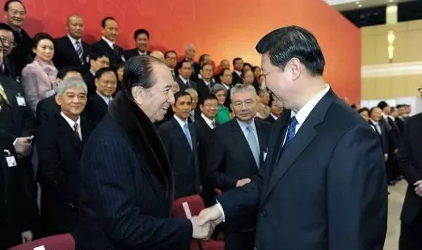 澳门六叔，非传统意义上的官员