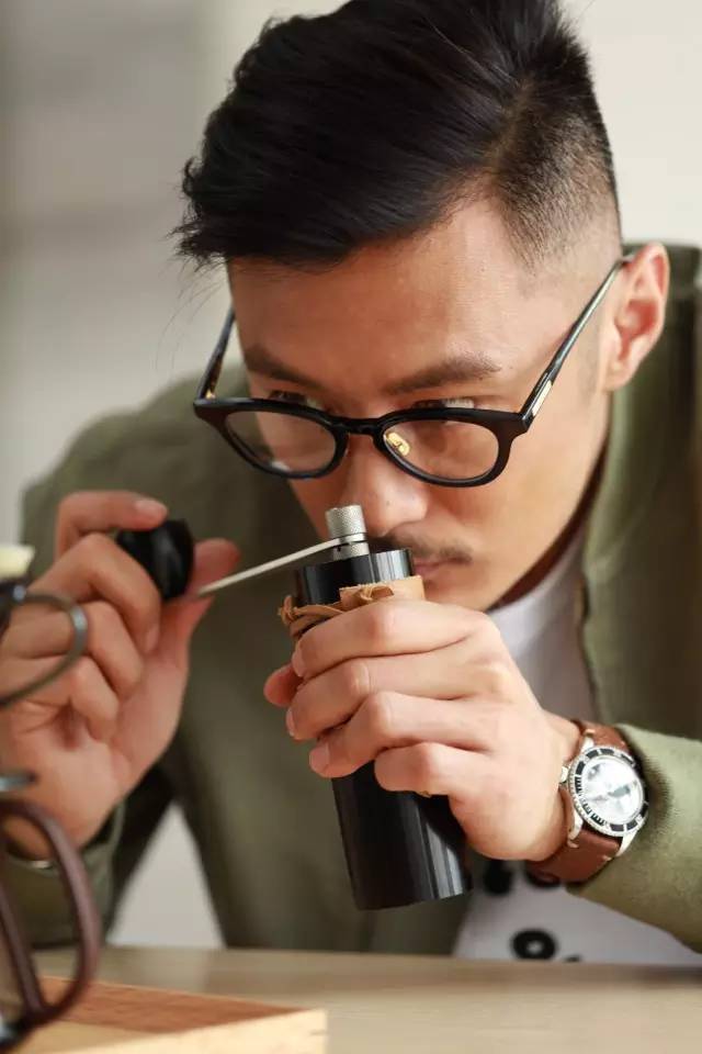 澳门六叔，神秘身份的背后与最新高清图片揭秘